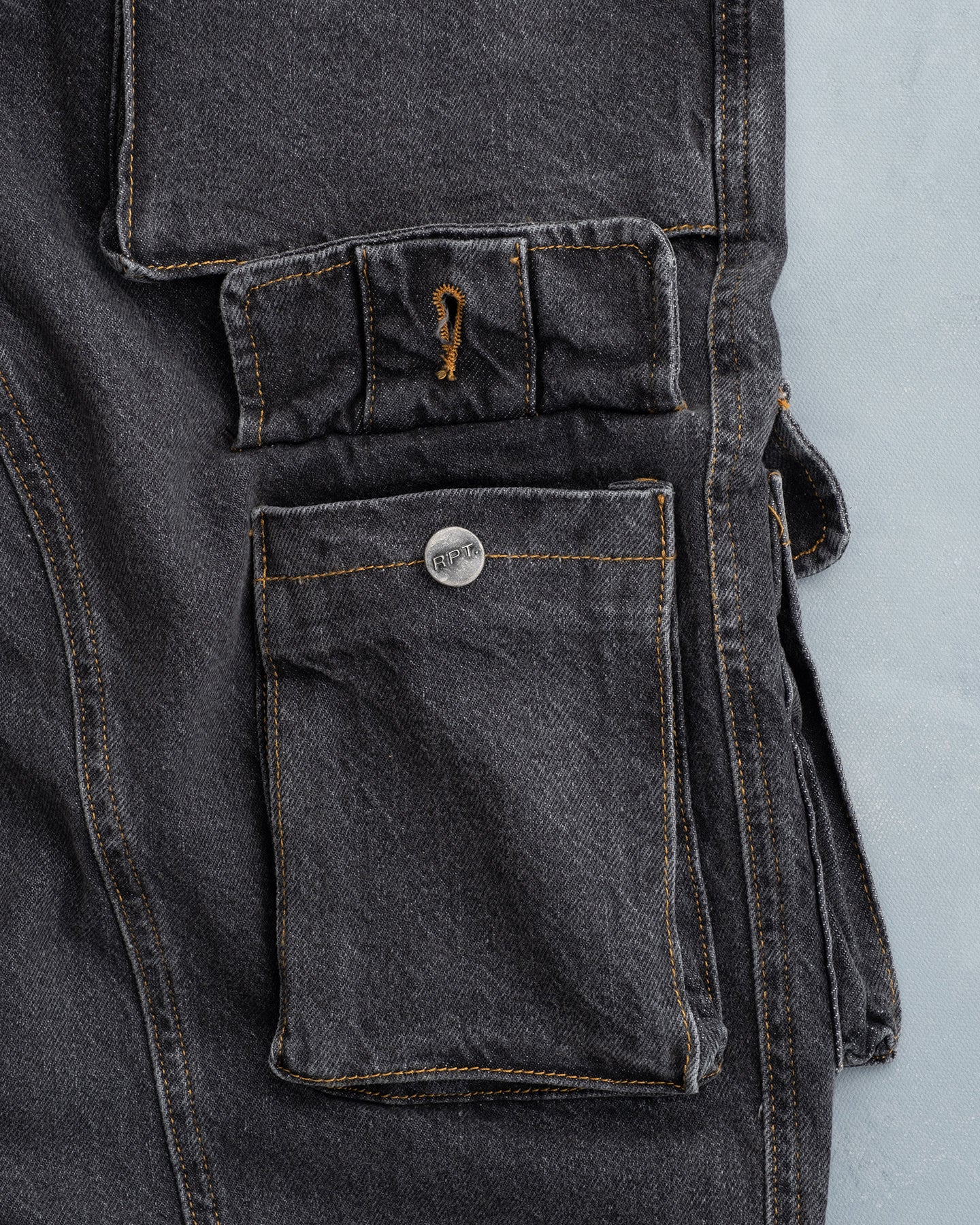 MULTIPOCKET CARGO DENIM