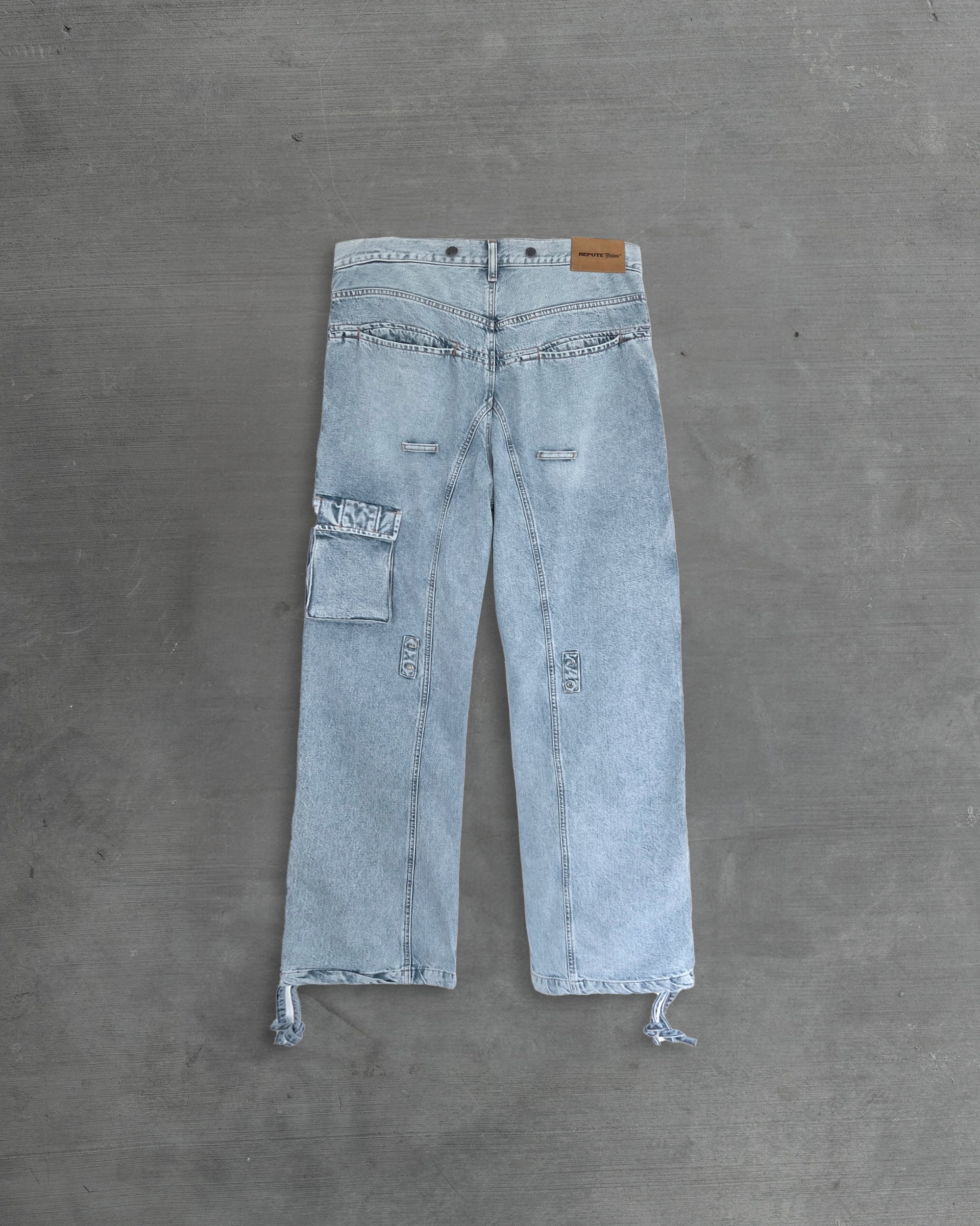 MULTIPOCKET CARGO DENIM LIGHT WASH